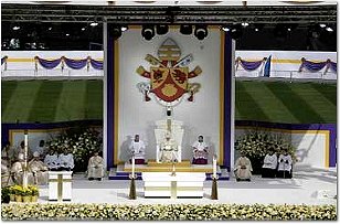 Altar en la Misa del Papa