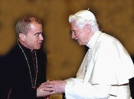 Arzobispo de San Juan con Benedicto XVI